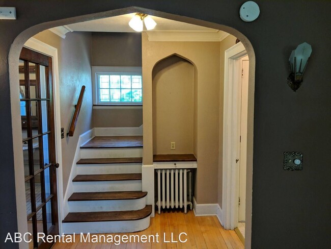 Building Photo - 3 br, 1.5 bath House - 117 Eau Claire Blvd