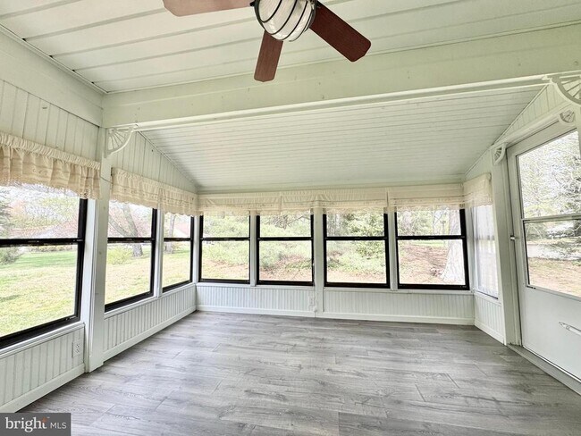 Foto del edificio - 1 Foxborough Ct