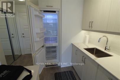 Building Photo - 36 Elm Dr W