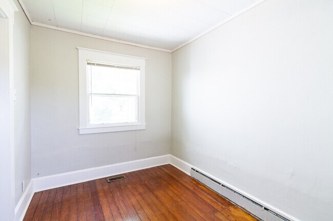 Building Photo - Hardwood Flooring
