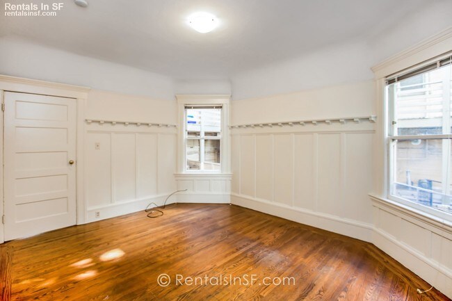 Building Photo - Converted 2 Br apartment in Cole Valley!