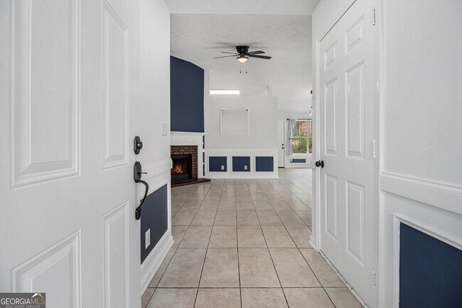 Foto del edificio - 5900 Creekside Dr