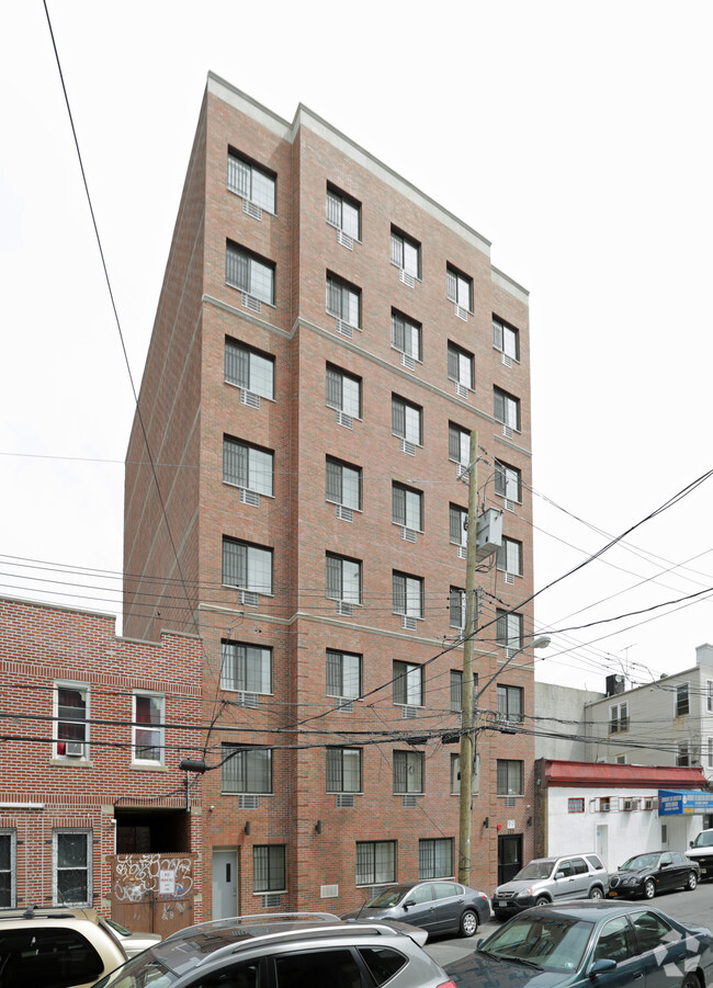 Building Photo - 715 E 214th St