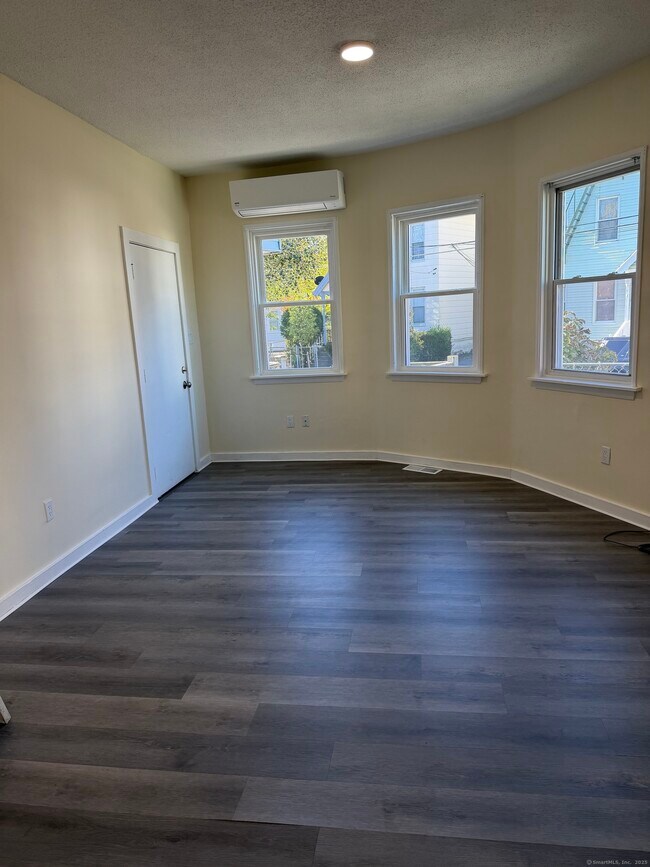 Foto del edificio - 13 Lines St