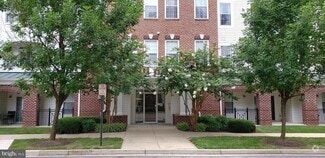 Building Photo - 5800 Clipper Ln