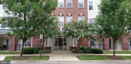 Building Photo - 5800 Clipper Ln