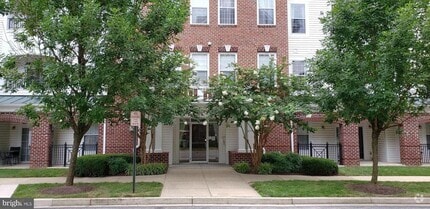 Building Photo - 5800 Clipper Ln