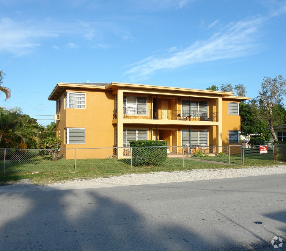 Building Photo - 10858 NE 12th Ave