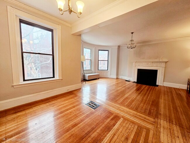 Building Photo - 425 Marlborough St