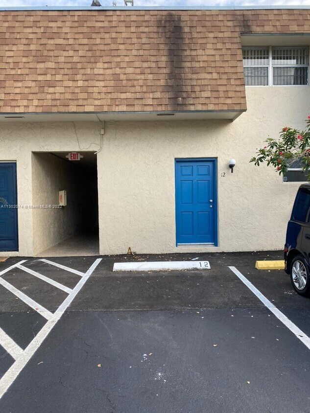 15385 S Dixie Hwy Unit 12, Palmetto Bay, FL 33157 Condo for Rent in