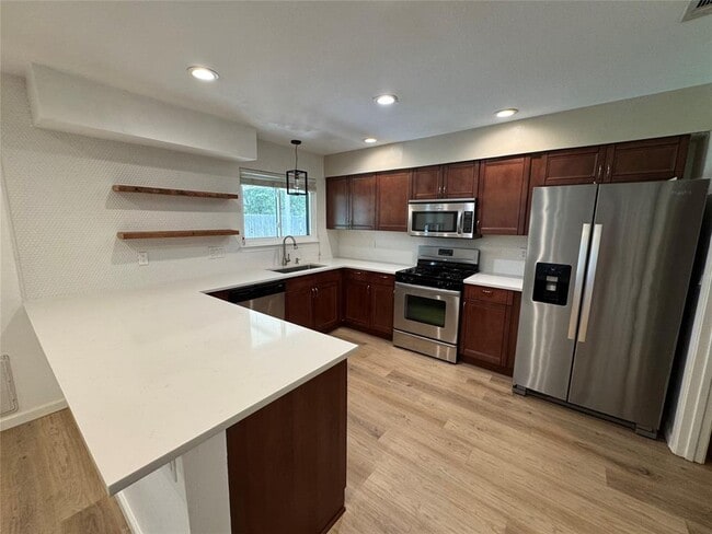 Building Photo - 8207 Hanbridge Ln