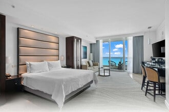 Building Photo - 4391 Collins Ave