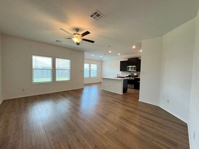 Building Photo - 208 Magione St