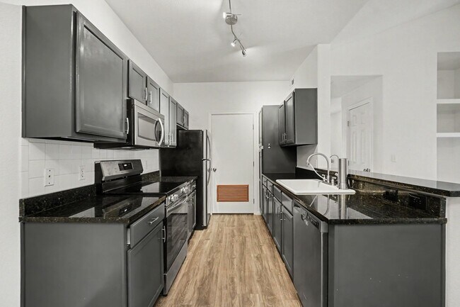 Foto del edificio - 8481 W Union Ave