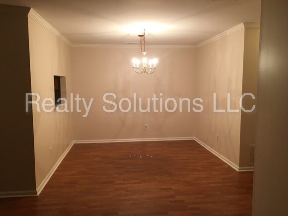 Building Photo - 2405 Thistledown Ct