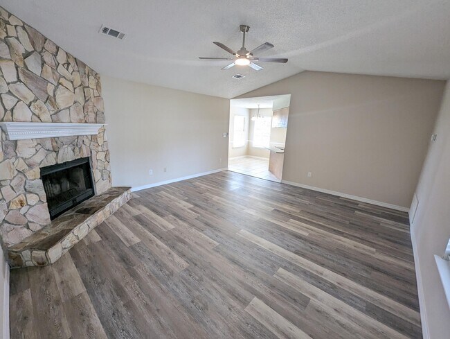 Foto del edificio - 8909 Colony Ridge Cir