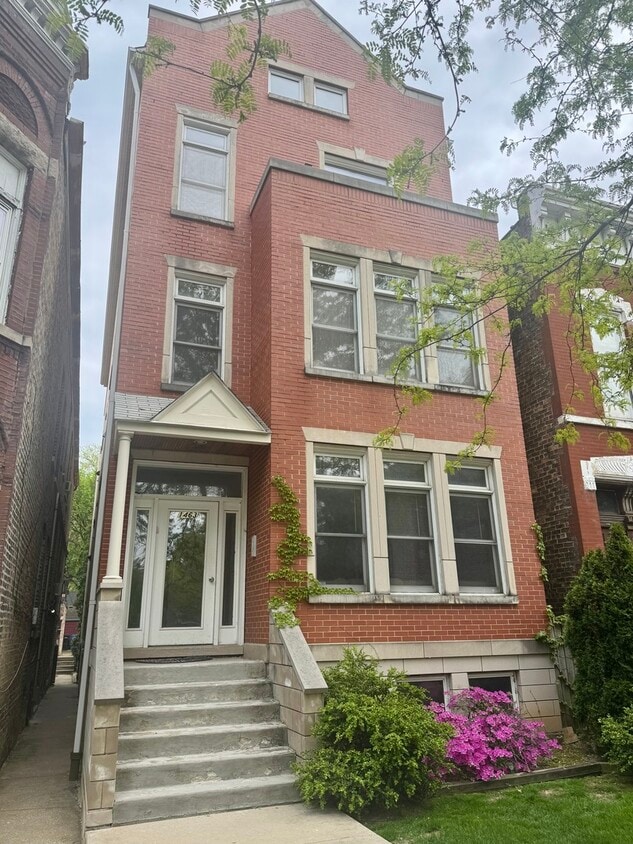 Primary Photo - 1463 N Leavitt St