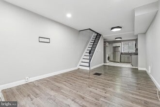Building Photo - 450 Furrow St