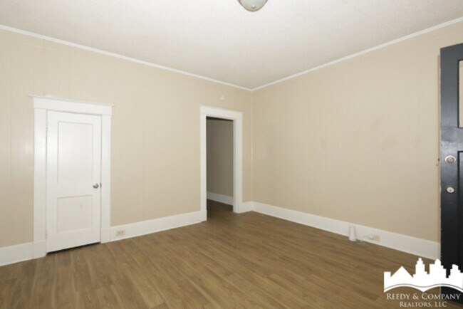 Building Photo - 672 Hillcrest St
