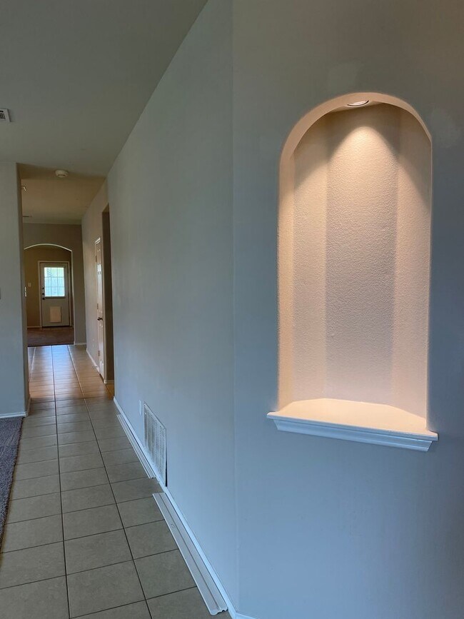 Building Photo - Coming Soon! Great Sendero Springs 3 bed 2...