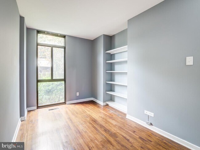 Foto del edificio - 1265 Delaware Ave SW