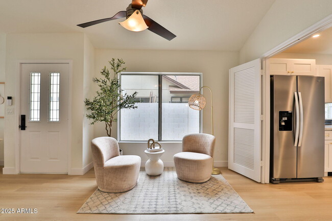 Foto del edificio - 18213 N 18th St