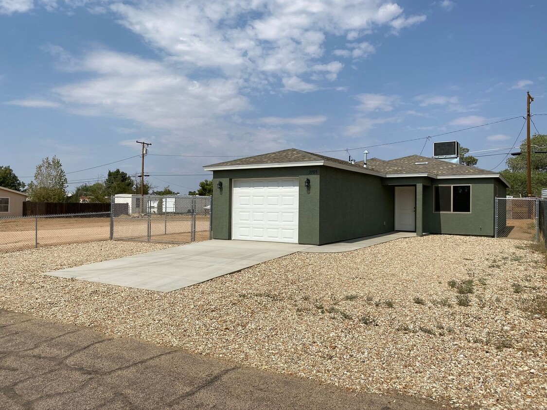 Primary Photo - 2 Bedroom 2 Bathroon Home