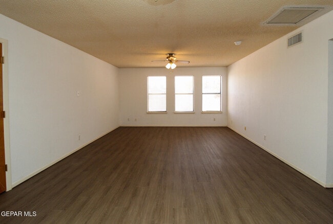 Building Photo - 7465 Stoney Hill Dr