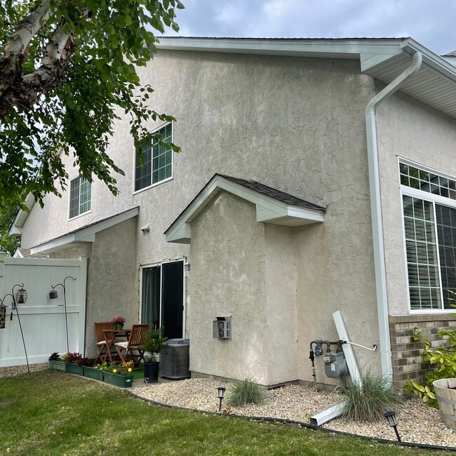 Building Photo - 5420 Fawn Meadow Curv SE