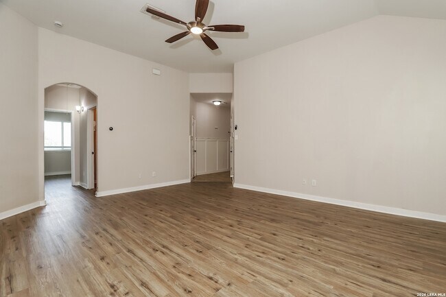 Foto del edificio - 1330 Plaza Lake Dr
