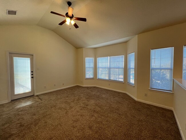 Building Photo - Large Deck off Living Room / Fridge Includ...