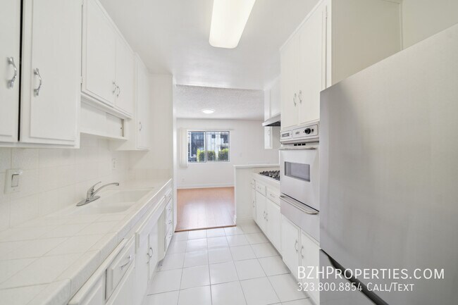 Foto del edificio - 956 Croft Ave