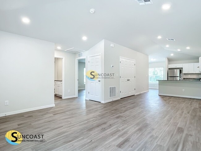 Building Photo - 2110 Dorion St