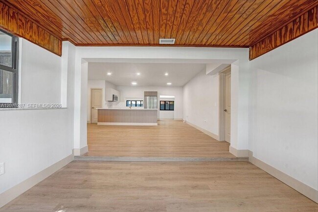 Foto del edificio - 450 NW 140th St
