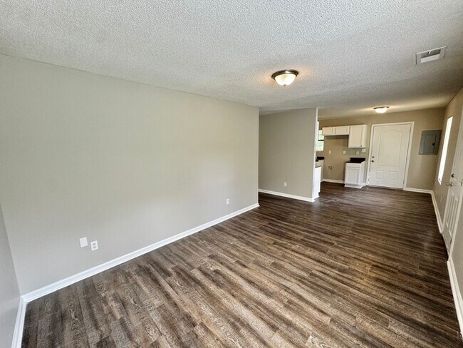 Foto del edificio - 1730 Swift St