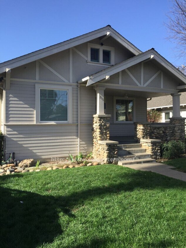 215 S 18th St, San Jose, CA 95116 Room for Rent in San Jose, CA