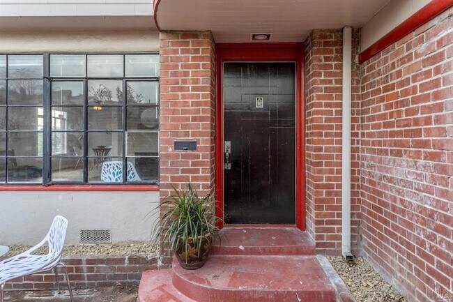 Foto del edificio - 709 Napa St