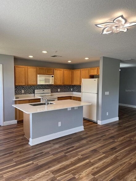 Building Photo - 13500 Applerose Ln