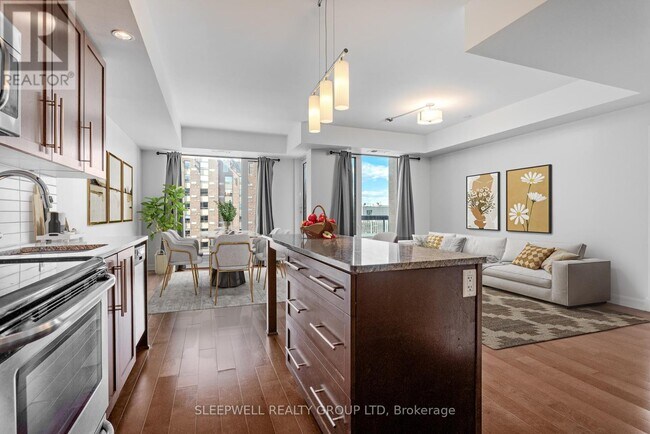 Building Photo - 238 Besserer St