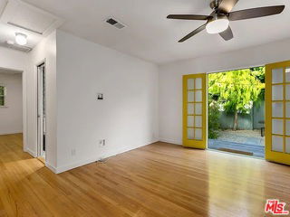 Foto del edificio - 906 Venezia Ave