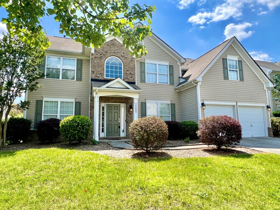 Primary Photo - SPACIOUS 5 Bedroom home in ideal location
