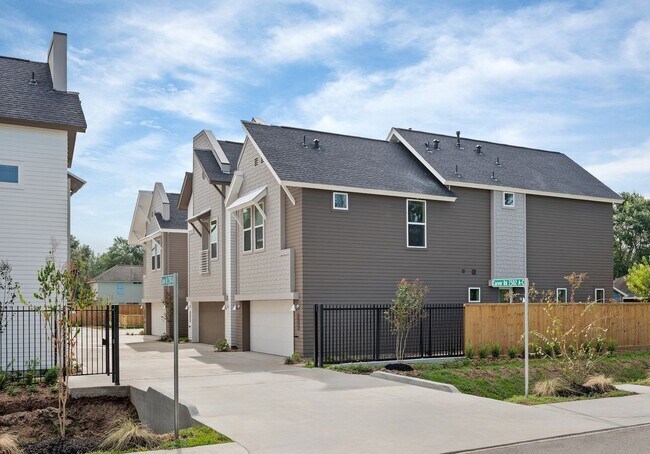 Photo - 7504 B Carver Rd House