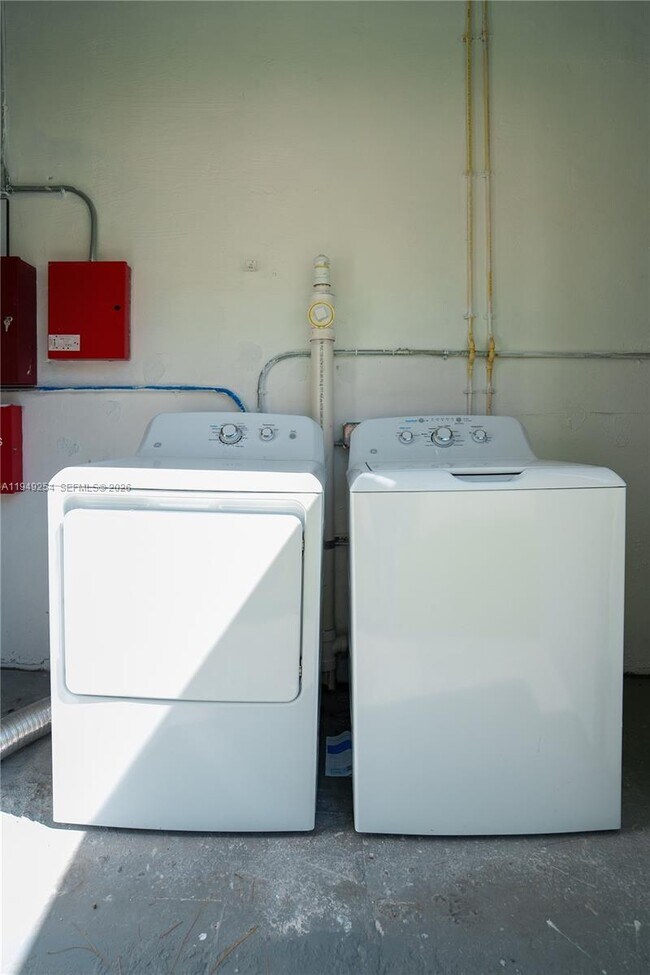 Foto del edificio - 1185 98th St