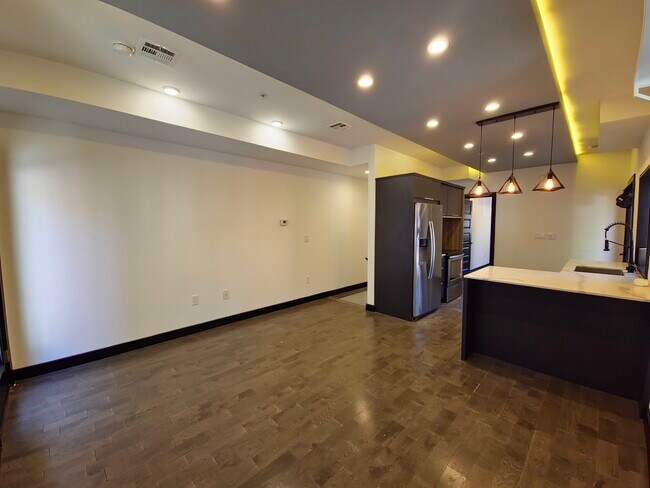 Building Photo - 519 N 38th St