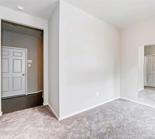 Foto del edificio - 3115 Roseland Terrace Ln