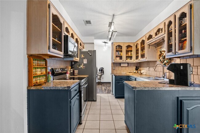 Building Photo - 4411 Creekside Dr