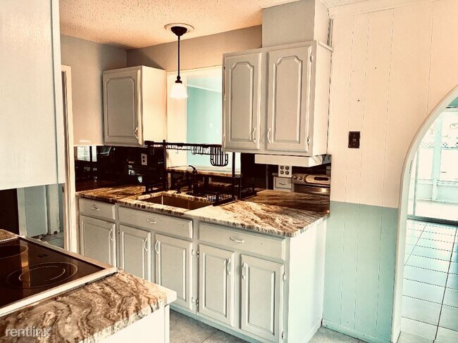 Foto del edificio - 3 br, 2 bath House - 2990 10th St N