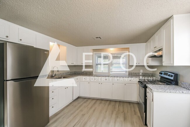 Foto del edificio - 9813 NE 10th St