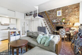 Building Photo - 515 S 6th St