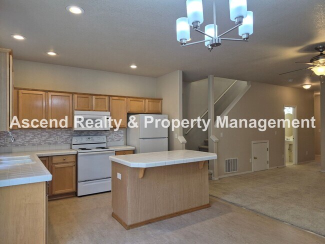 Foto del edificio - Beaverton Convenience with Central AC & Attached Garage  Minutes to MAX, Costco, Nike & Parks 1 o...